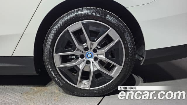 BMW 5시리즈 (G60), 2025 все фото