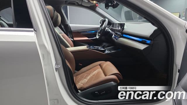 BMW 5시리즈 (G60), 2025 10