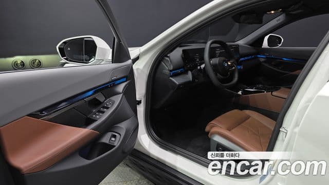 BMW 5시리즈 (G60), 2025 11