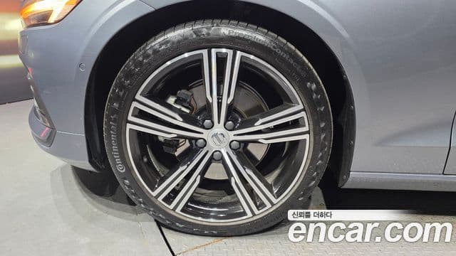 Volvo S60 3세대 B5 Inscription, 2021 все фото