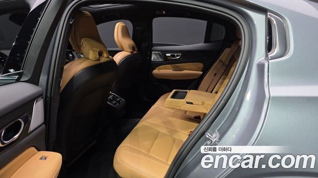 Volvo S60 3세대 B5 Inscription, 2021 12