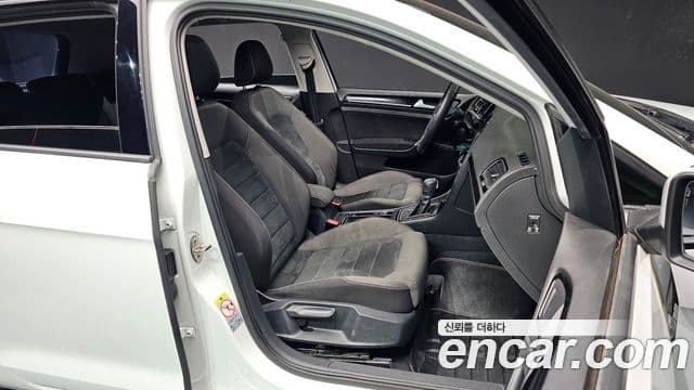 Volkswagen Гольф 7세대, 2015 10