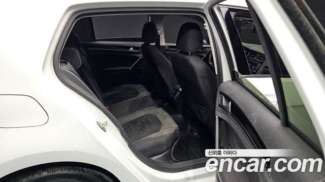 Volkswagen Гольф 7세대, 2015 11