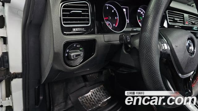 Volkswagen Гольф 7세대, 2015 18