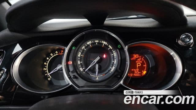 Ситроен / DS DS3 1.6 VTI So Chic, 2012 8