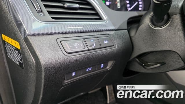 Hyundai LF Sonata гибрид Premium, 2016 17