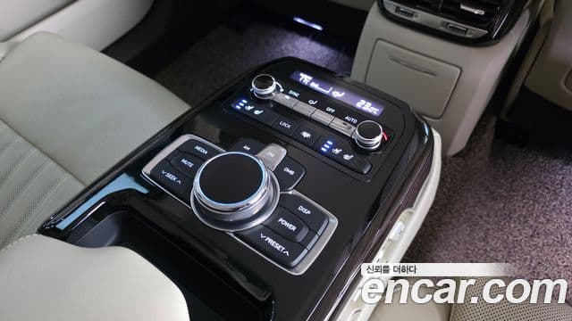 Genesis EQ900 Premium Luxury, 2018 18