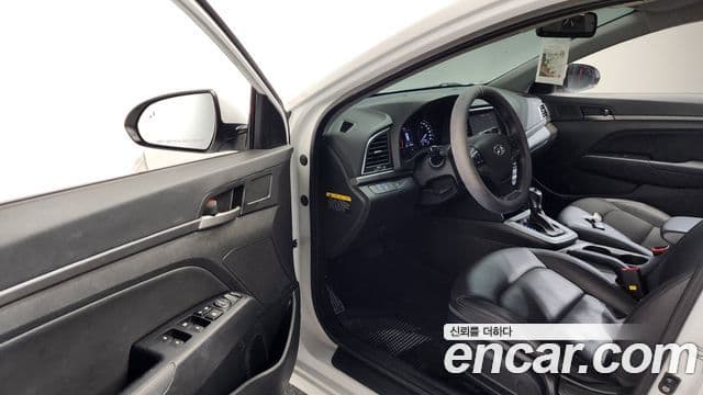 Hyundai Avante AD 1.6 GDI Value Plus, 2018 10