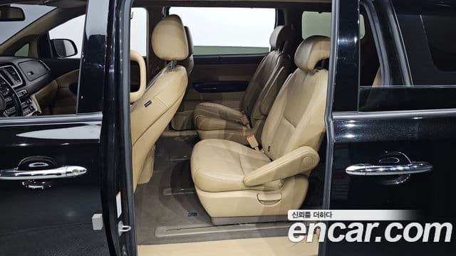 Kia All New Carnival Noblesse, 2016 11