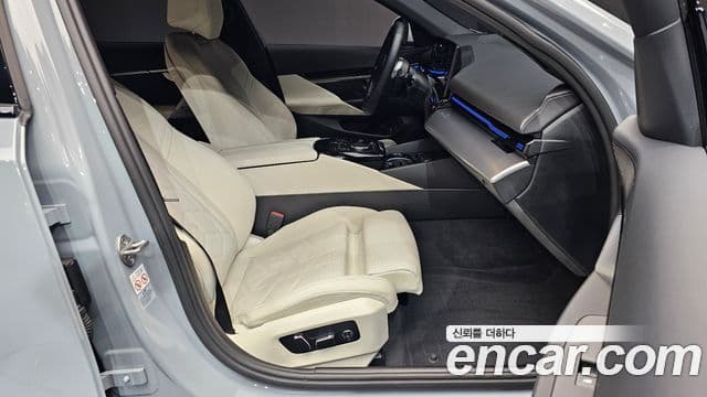 BMW 5시리즈 (G60) 523d M Sport, 2024 10