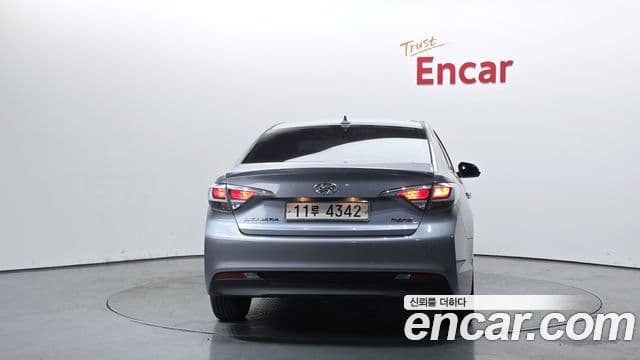 Hyundai LF Sonata гибрид Modern, 2016 4