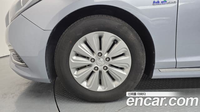 Hyundai LF Sonata гибрид Modern, 2016 все фото