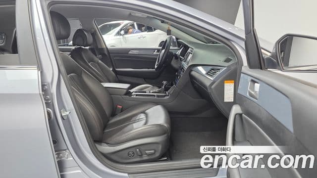 Hyundai LF Sonata гибрид Modern, 2016 10