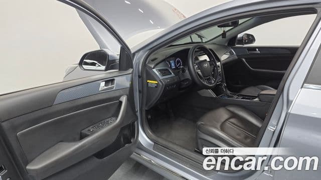 Hyundai LF Sonata гибрид Modern, 2016 11