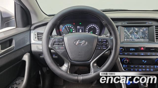 Hyundai LF Sonata гибрид Modern, 2016 13
