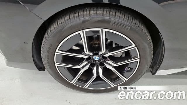 BMW 7시리즈 (G70) 740i xDrive M Sport, 2024 все фото