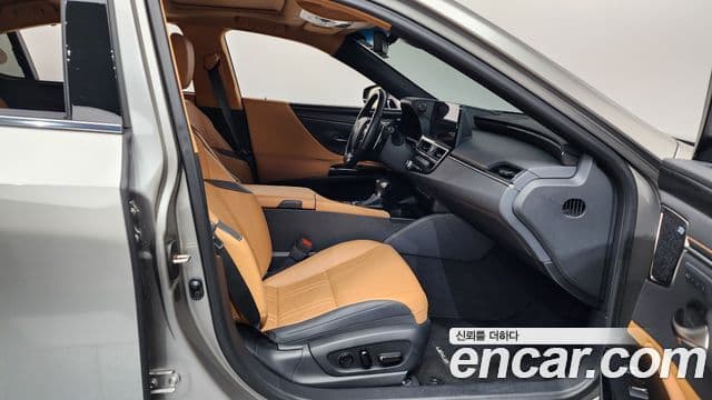 Lexus ES300h 7세대 Executive, 2023 11