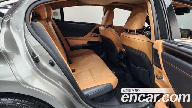 Lexus ES300h 7세대 Executive, 2023 12