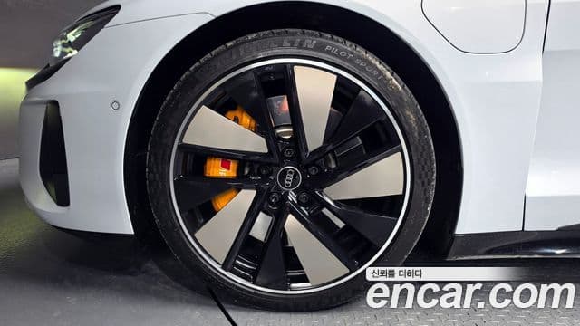 Audi e-Tron GT Premium, 2022 все фото