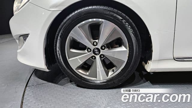 Hyundai Sonata гибрид Royal, 2012 все фото