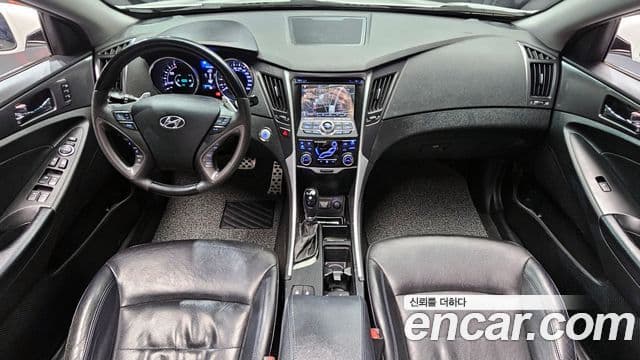 Hyundai Sonata гибрид Royal, 2012 7