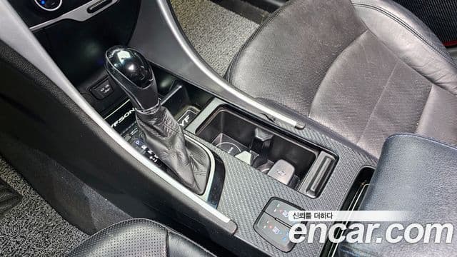 Hyundai Sonata гибрид Royal, 2012 9