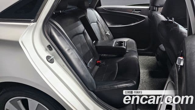 Hyundai Sonata гибрид Royal, 2012 12