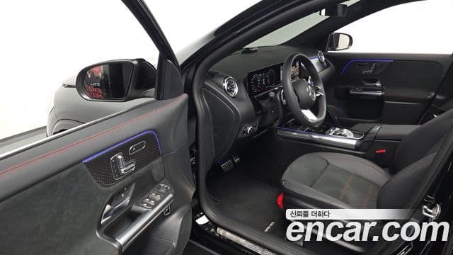 Mercedes-Benz GLA-класс H247 GLA250 4MATIC, 2025 12