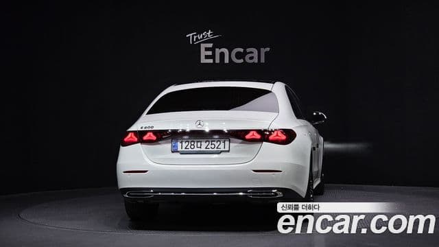 Mercedes-Benz E-класс W214 Avantgarde, 2024 4