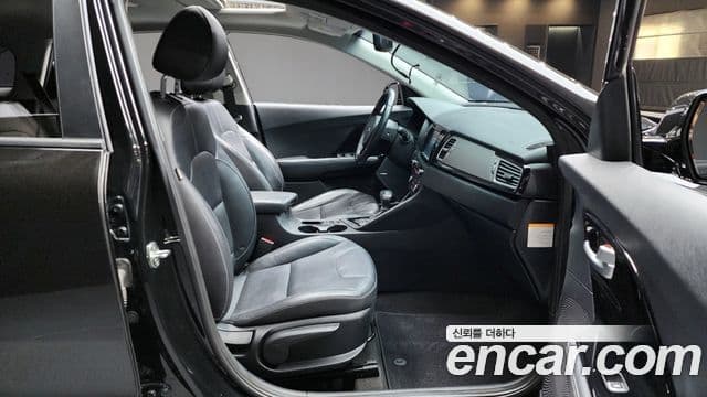 Kia Niro Noblesse, 2018 10