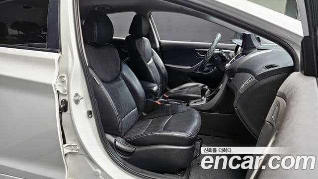 Hyundai Avante MD Premier, 2012 10