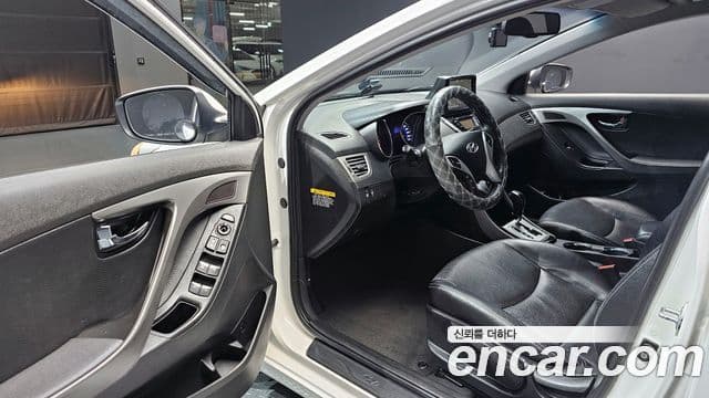 Hyundai Avante MD Premier, 2012 11