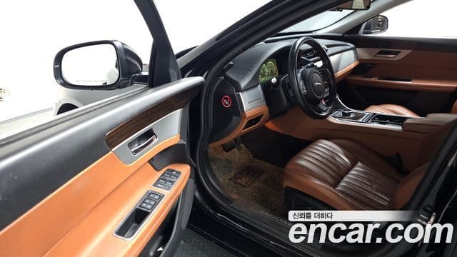 Jaguar XF (X260) 20d Portfolio AWD, 2017 11