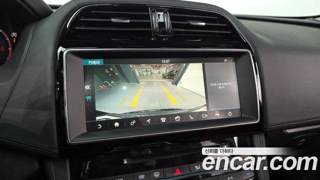 Jaguar F-PACE 20d Portfolio, 2019 15