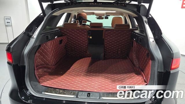 Jaguar F-PACE 20d Portfolio, 2019 20