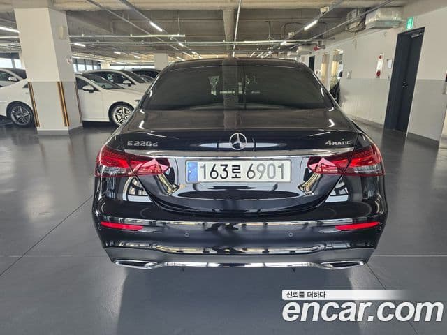 Mercedes-Benz E-класс W213 AMG Line, 2023 4