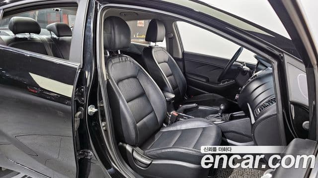 Kia K3 Trendy, 2015 12