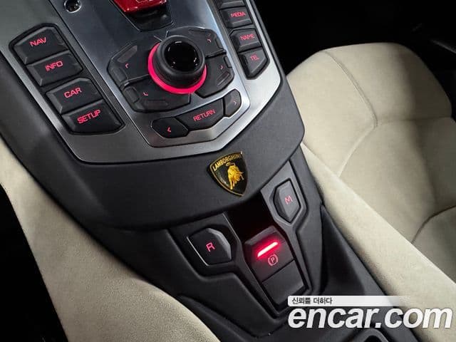 Lamborghini 아벤타도르 LP700-4, 2012 10