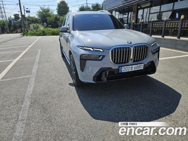 BMW X7 (G07) xDrive 40i M Sport 6인승, 2025 1