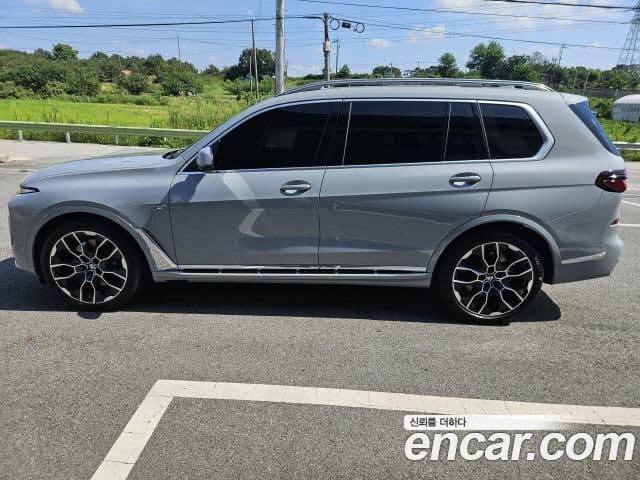 BMW X7 (G07) xDrive 40i M Sport 6인승, 2025 2