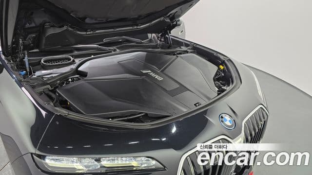 BMW i7 (G70) xDrive 60 M Sport, 2023 6