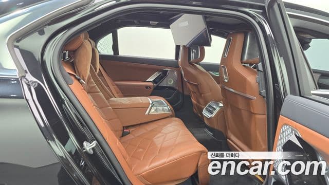 BMW i7 (G70) xDrive 60 M Sport, 2023 12