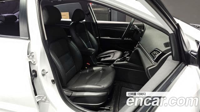 Hyundai Avante AD 1.6 GDI Value Plus, 2018 10