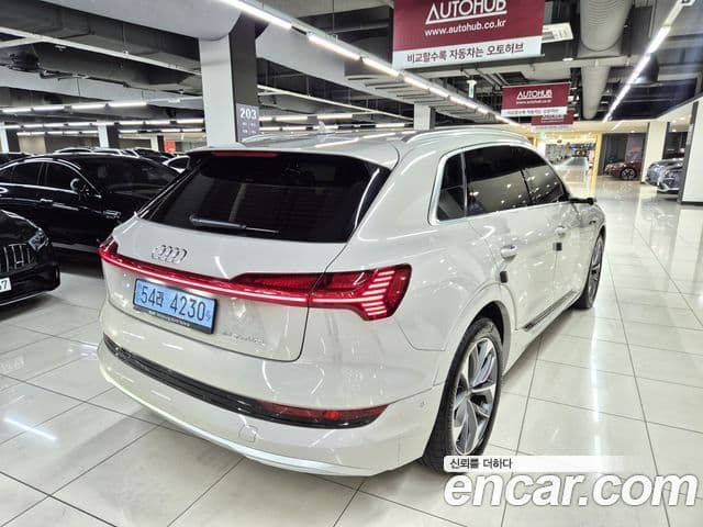 Audi e-Tron, 2022 все фото