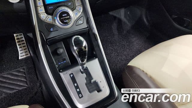 Hyundai Avante MD Premium, 2013 9