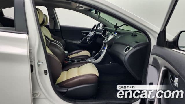 Hyundai Avante MD Premium, 2013 11