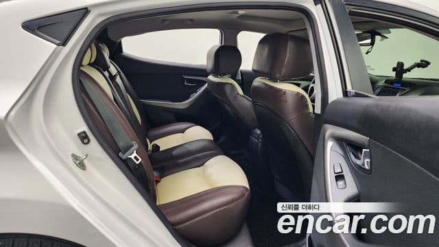 Hyundai Avante MD Premium, 2013 12