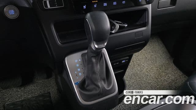 Hyundai Staria Modern, 2023 9