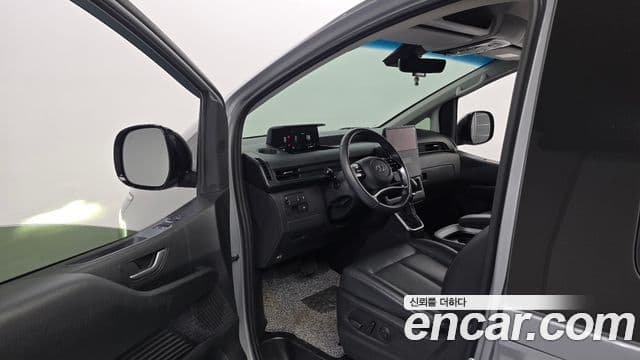 Hyundai Staria Modern, 2023 10