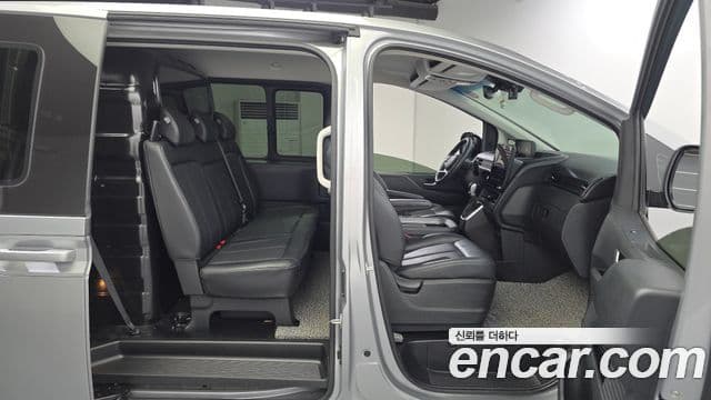 Hyundai Staria Modern, 2023 12